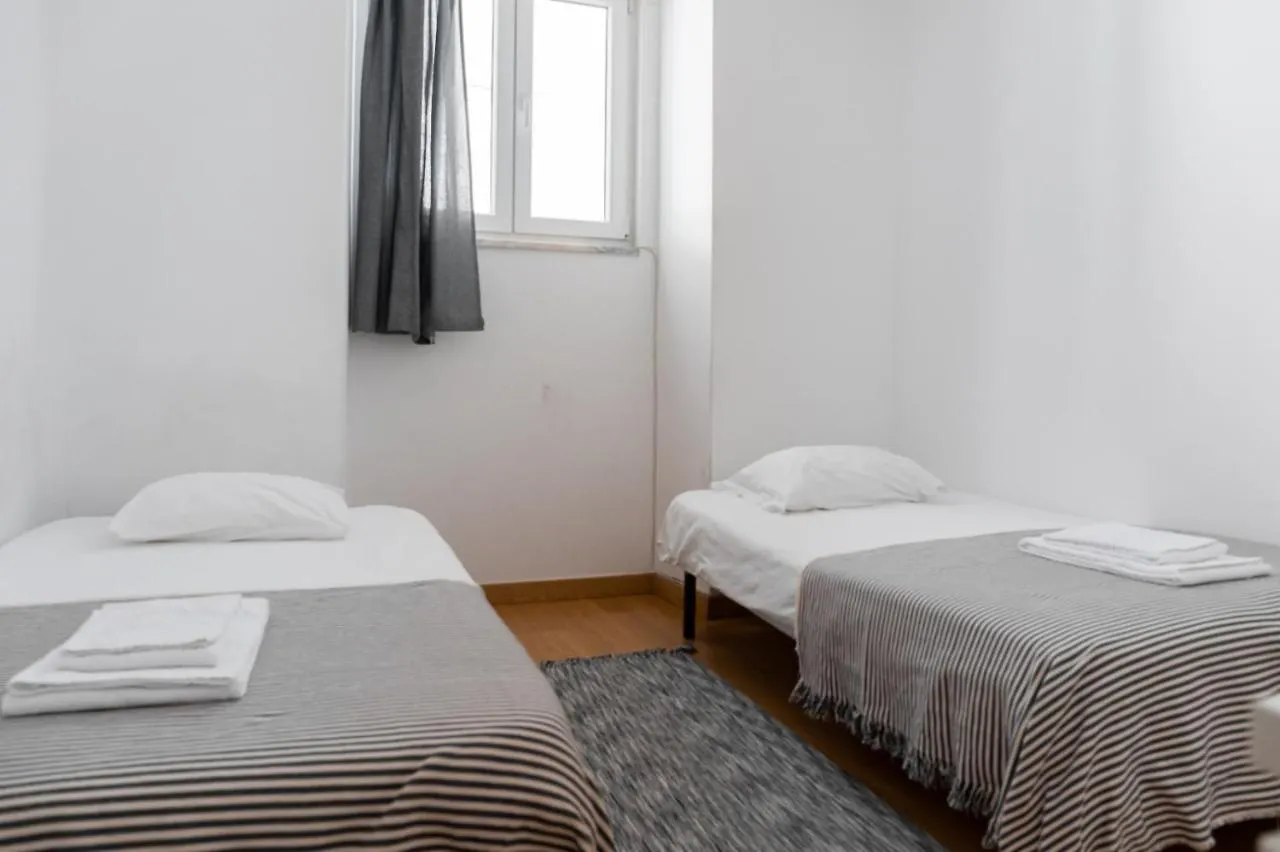 Entrecampos - Two Bedroom Apartment With Terrace Lisbon
