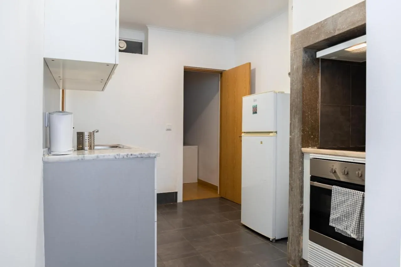 Entrecampos - Two Bedroom Apartment With Terrace Lisbon 0*,